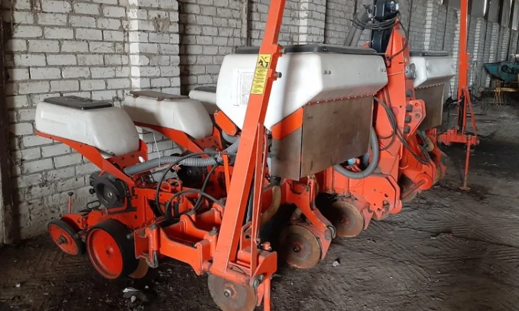 Сеялка пропашная Kuhn M0631 пропашная, 6-ти рядная - фото № 1