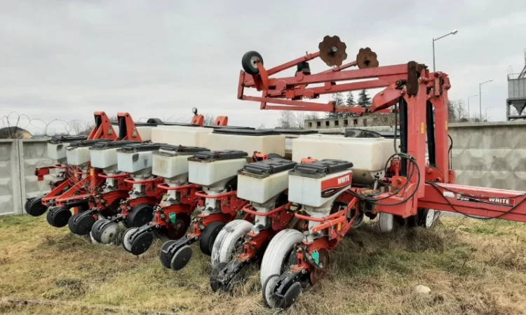 Сеялка пропашная 16-ти рядная WHITE 8180 Massey Ferguson 555 - фото № 2
