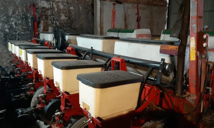 Сеялки точного высева CHALLENGER Precision Planting вакуумная - фото № 2