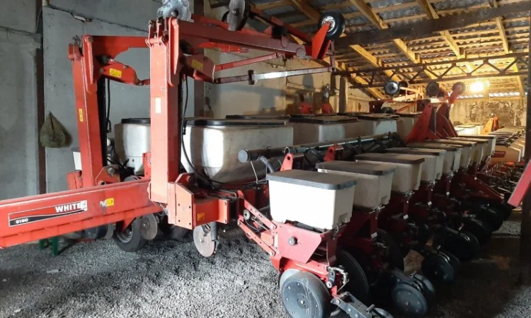 Сеялка пропашная WHITE 8180 16-ти рядная вакуум Precision Planting - фото № 1