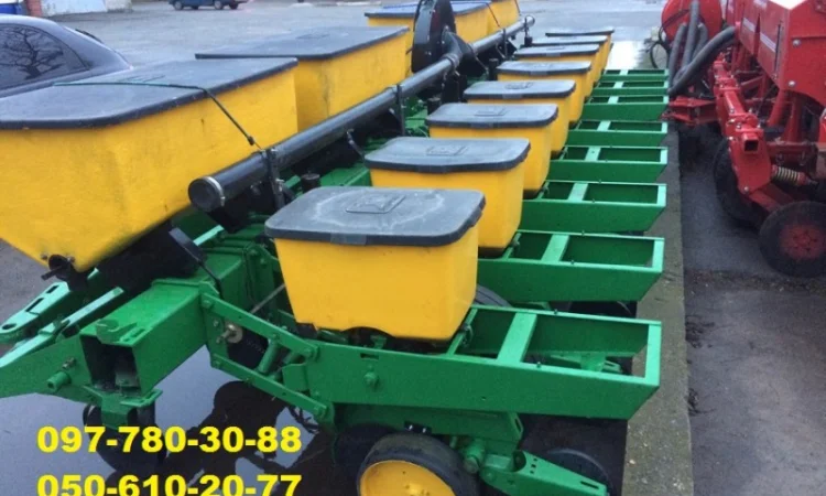 Сеялка пропашная пневматическая JohnDeere 7000 - фото № 3