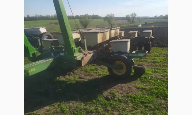 Сівалка просапна механічна John Deere 7000, 8-ряд, (Б/У) - фото № 3