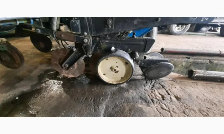 Сеялка Kinze 2000 (2003) - фото № 5