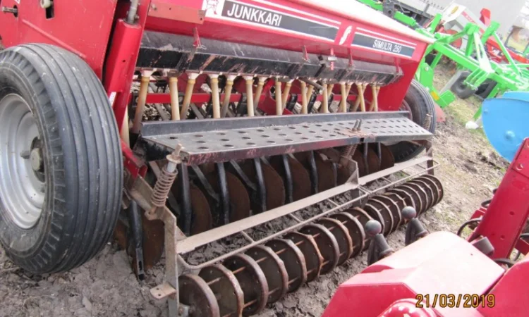 Сеялка зерновая - фото № 1