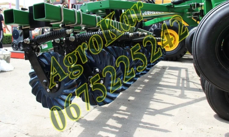 Зерновая сеялка Great Plains 4, 5 метра - фото № 1