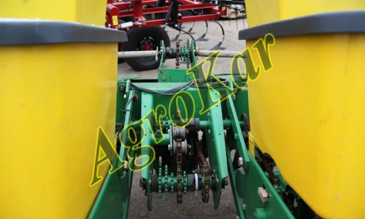 Продам сеялку John Deere 7000 8 рядов - фото № 1