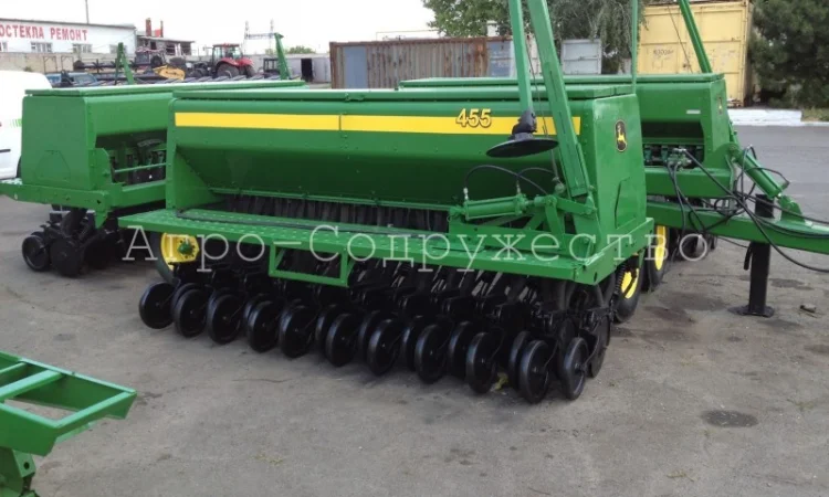Сеялка зерновая John Deere 455 (9, 1 м, удобрения) - фото № 3