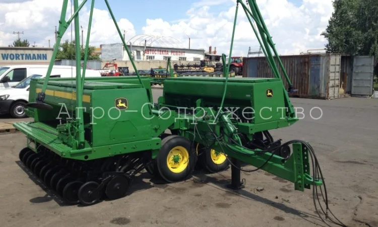 Сеялка зерновая John Deere 455 (9, 1 м, удобрения) - фото № 4