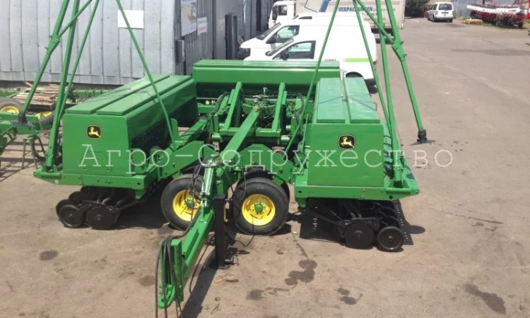 Сеялка зерновая John Deere 455 (9, 1 м, удобрения) - фото № 5