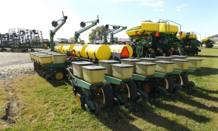 Сеялка пропашная John Deere 7000 (16-рядная, 70 см, удобрения) - фото № 1