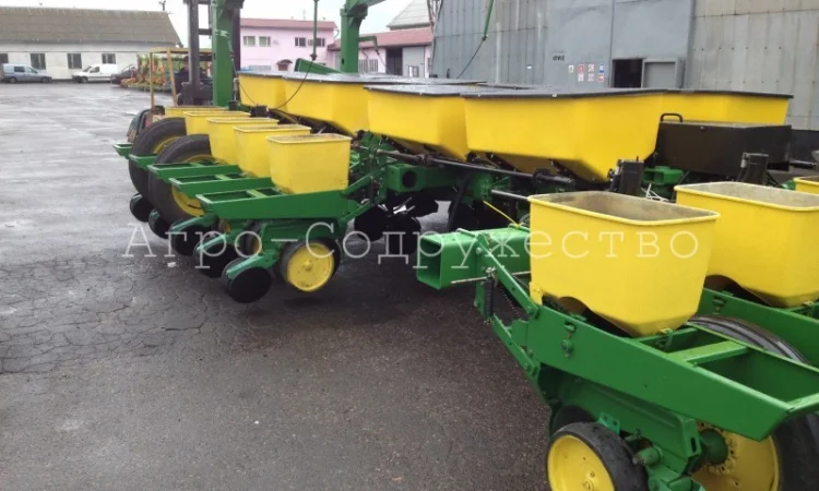 Сеялка пропашная John Deere 7000 (16-рядная, 70 см, удобрения) - фото № 6