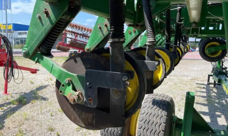 Сівалка точного висіву John Deere 1745 - фото № 3