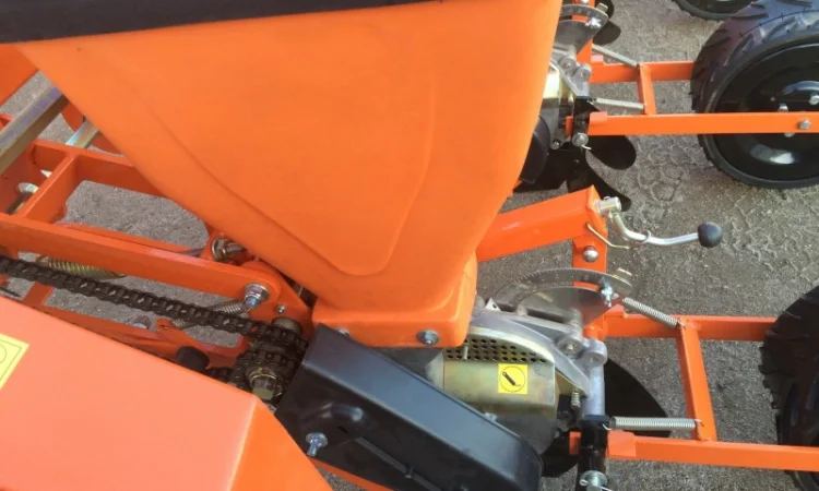 Сівалка універсальна пневматична точного висіву Весна-8 - фото № 1