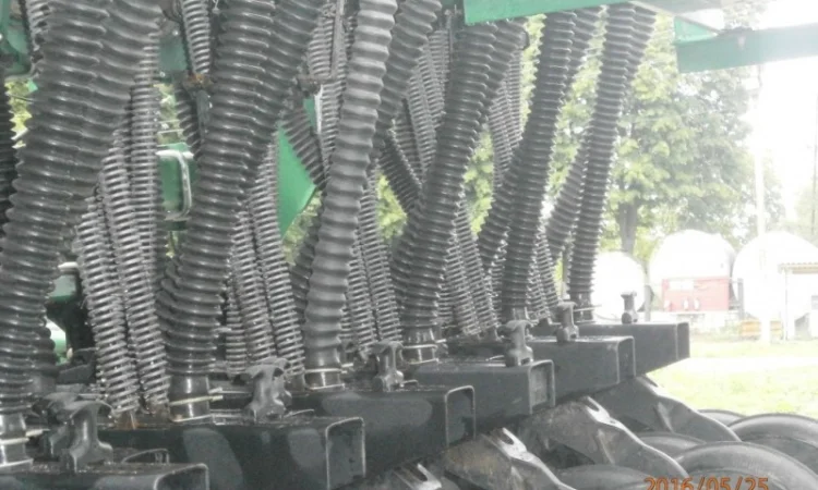 Сеялка Great Plains - фото № 2