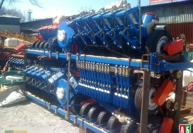 Пневматическая сеялка СПЧ-8, СПЧ-6, SPC-8, SPC-6, SPP-8, SPP-6 - фото № 1