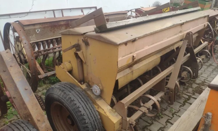 Сівалка сіялка 13 15 17 23 25 27 лійок Польща - фото № 6