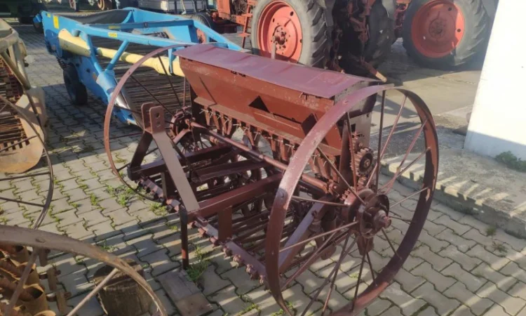 Сівалка сіялка 13 15 17 23 25 27 лійок Польща - фото № 15