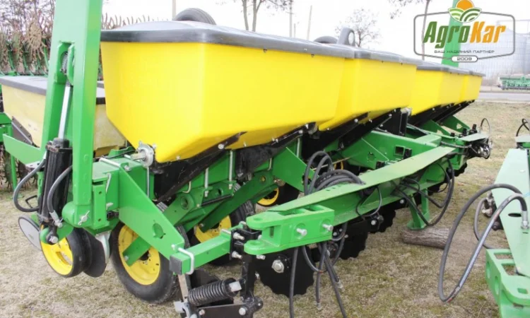 Просапна сівалка John Deere 7200 (8 рядів) - фото № 1