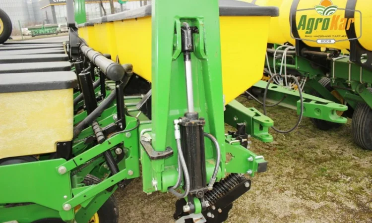 Просапна сівалка John Deere 7200 (8 рядів) - фото № 8