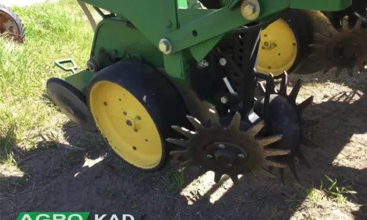 Сеялка пневматическая точного высева JOHN DEERE 7200 - фото № 3