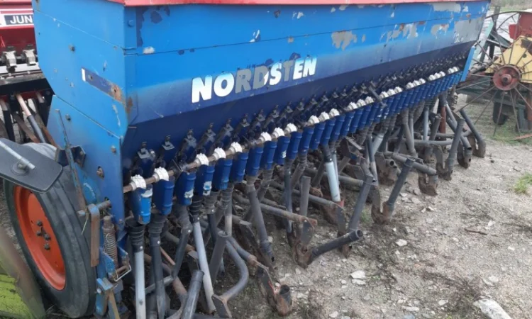 Механічна зернова сівалка 3 м на 33 рядів б/у Nordsten - фото № 14