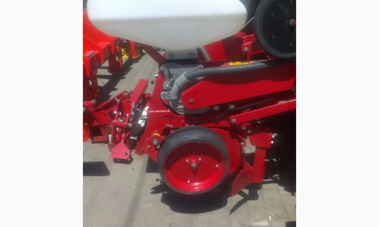 Сеялка универсальная, пропашная Вега 8 Профи (с ТУ, сигнализацией, Турбодиск, Комкоотвод) - фото № 3