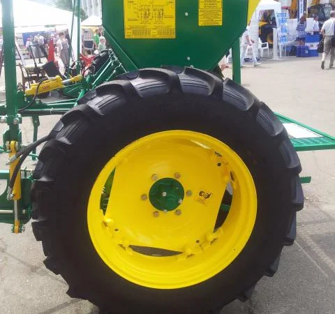 Сеялка зерновая ХАРВЕСТ 540-02 ( СЗ-5, 4-06 механическая) с прикаткой Транспортное - фото № 1