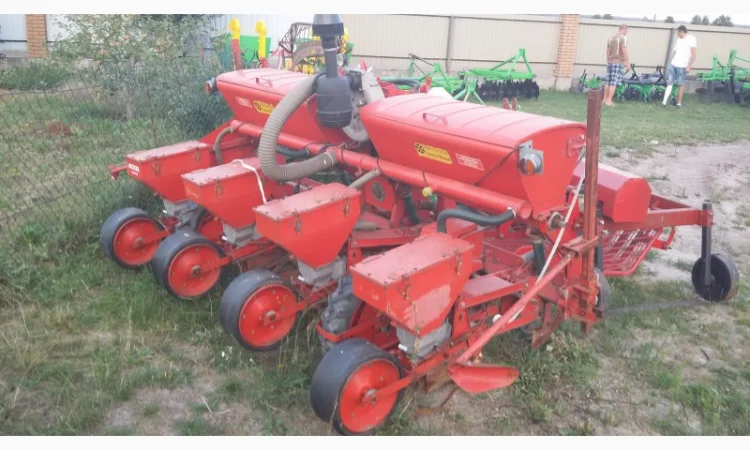 Сівалка кукурудзяна Becker Centra-Streuer на 4 рядки - фото № 1