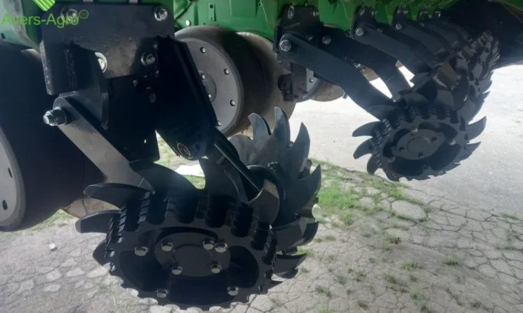 Очиститель рядка на сеялку John Deere 1745 - фото № 2