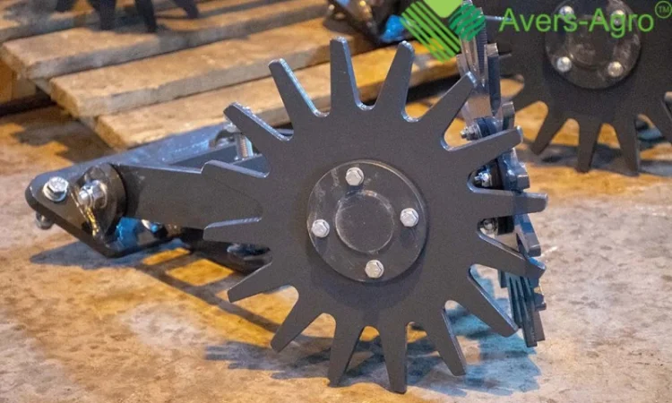 Очиститель ряда для универсальной пневматической сеялки точного высева Semeato Land Master - фото № 3