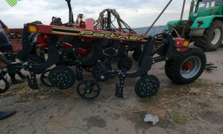 Сошники Turbo Shank на сеялку Партнер ( переоборудование) - фото № 3