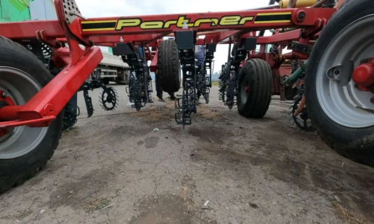 Сошники Turbo Shank на сеялку Партнер ( переоборудование) - фото № 5