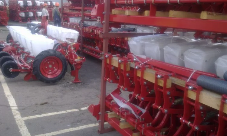 Сеялка веста 8 упс-8 червона зирка - фото № 1