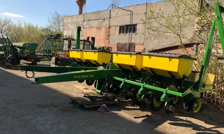 John Deere 7000 - фото № 1