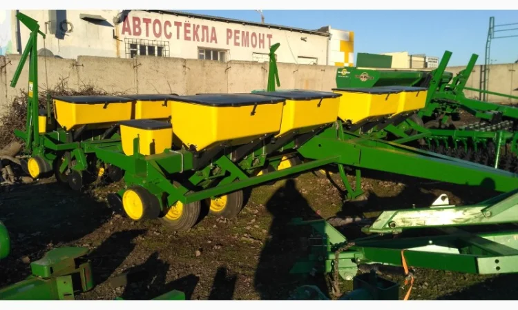 Сівалка механічна John Deere Джон ДІР 7000 8 рядна - фото № 1