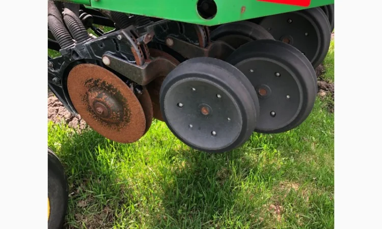 Сеялка John Deere 455 9 метров - фото № 9