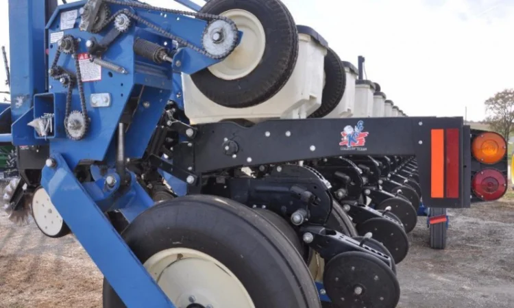 2011 г. б/у сеялка Кинзе Kinze 3600 16 рядная 31 рядная кукуруза соя - фото № 7