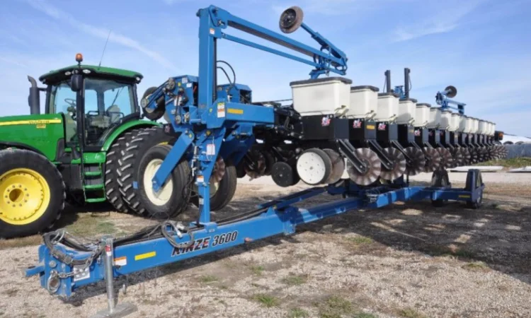 2011 г. б/у сеялка Кинзе Kinze 3600 16 рядная 31 рядная кукуруза соя - фото № 16