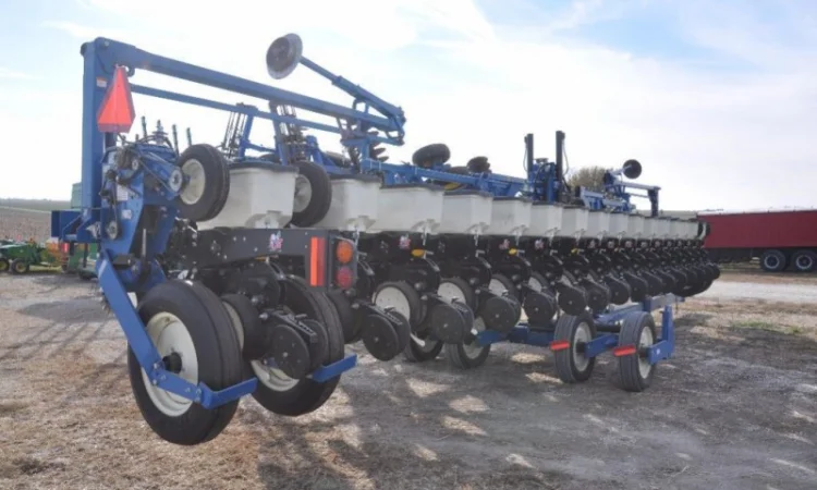 2011 г. б/у сеялка Кинзе Kinze 3600 16 рядная 31 рядная кукуруза соя - фото № 15