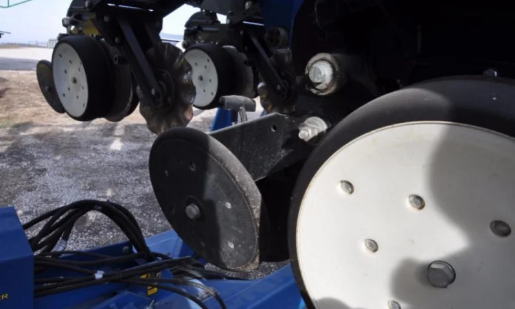 2011 г. б/у сеялка Кинзе Kinze 3600 16 рядная 31 рядная кукуруза соя - фото № 13