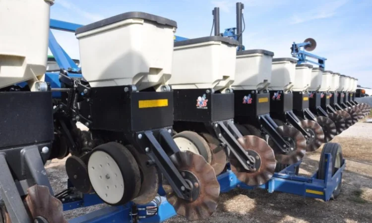 2011 г. б/у сеялка Кинзе Kinze 3600 16 рядная 31 рядная кукуруза соя - фото № 12