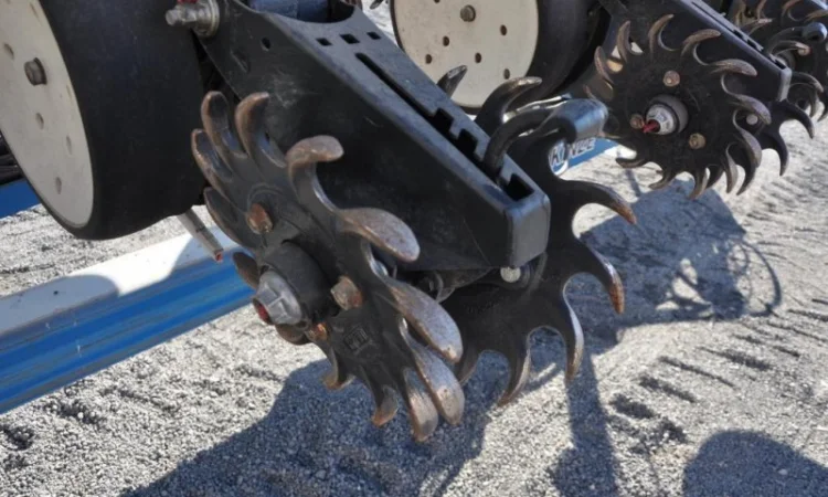 Сеялка точного высева Kinze 3600 16 рядная (пневматическая) - фото № 11