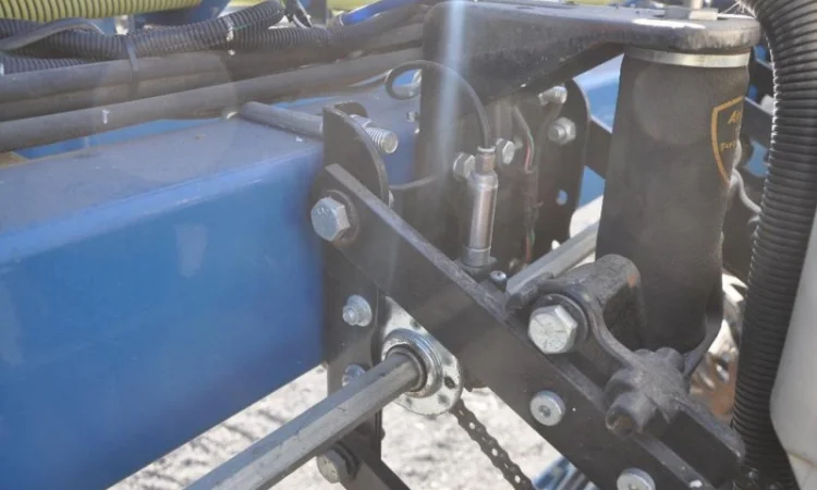 Сеялка точного высева Kinze 3600 16 рядная (пневматическая) - фото № 6