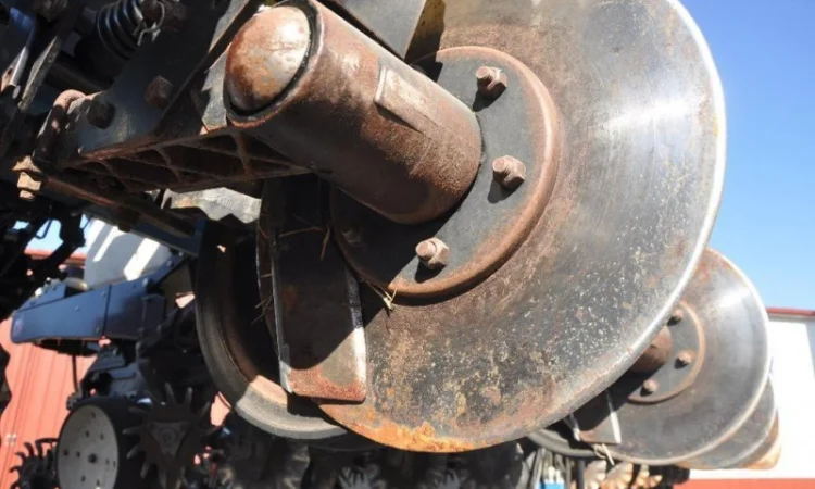 Сеялка точного высева Kinze 3600 16 рядная (пневматическая) - фото № 15