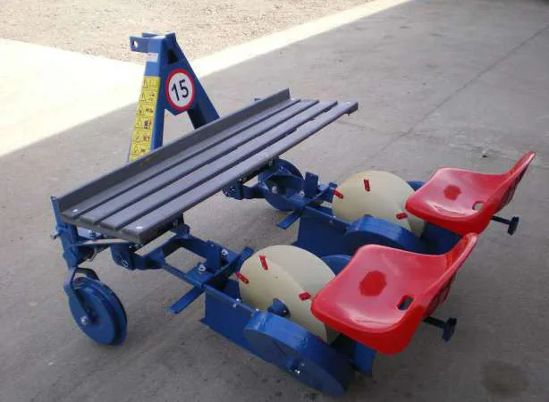 Рассадопосадочная машина 2-х и 4-х рядные Польша к трактору - фото № 1