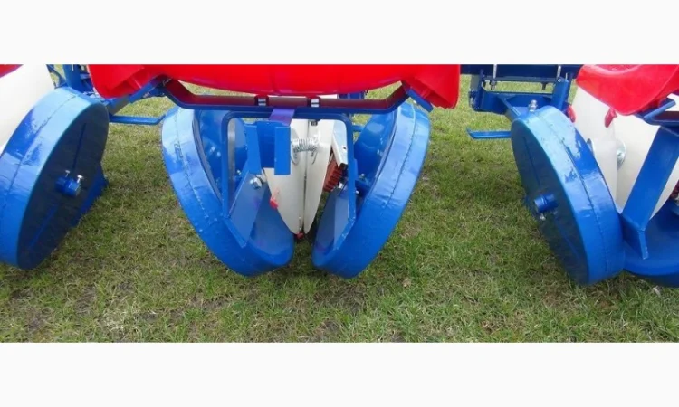 Рассадопосадочная машина 2-х и 4-х рядные Польша к трактору - фото № 5
