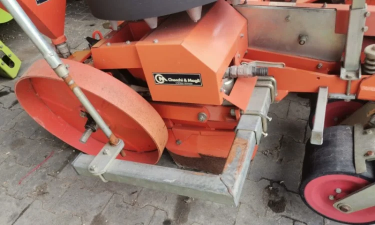 Рассадопосадочная машина Checchi & Magli - фото № 3