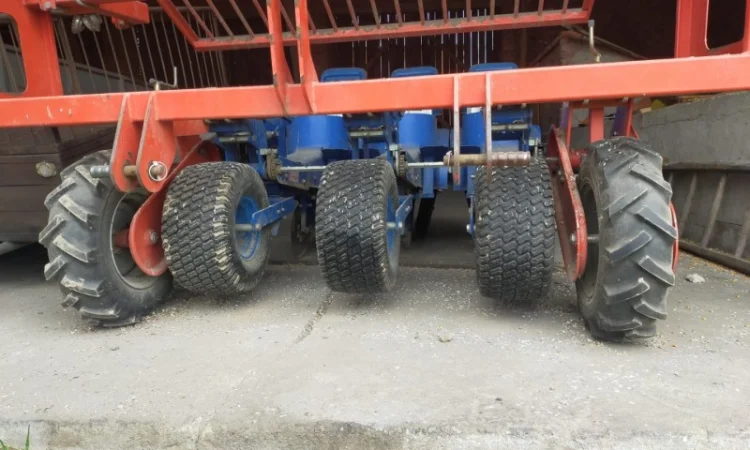 Рассадопосадочная машина FERRARI Fmax3 - фото № 4