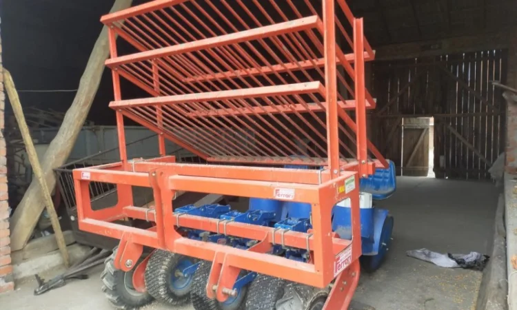 Рассадопосадочная машина FERRARI Fmax3 - фото № 1