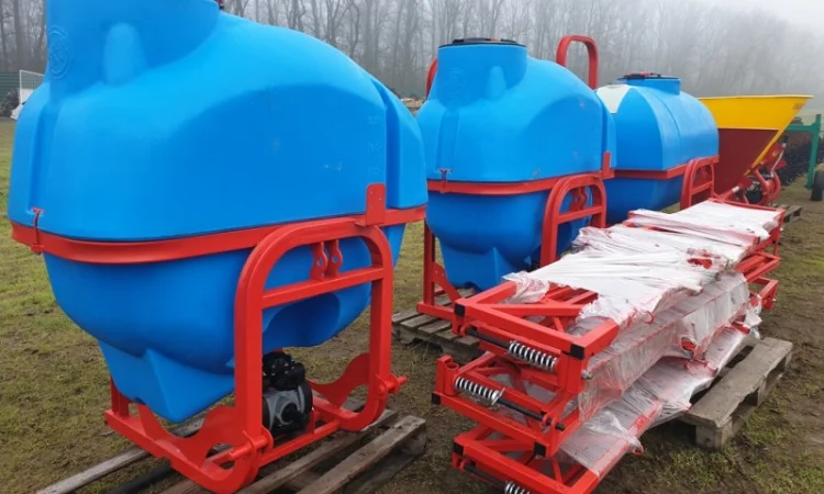 Опрыскиватель польский навесной итал. комплектация 800/1000л.(16м) - фото № 1